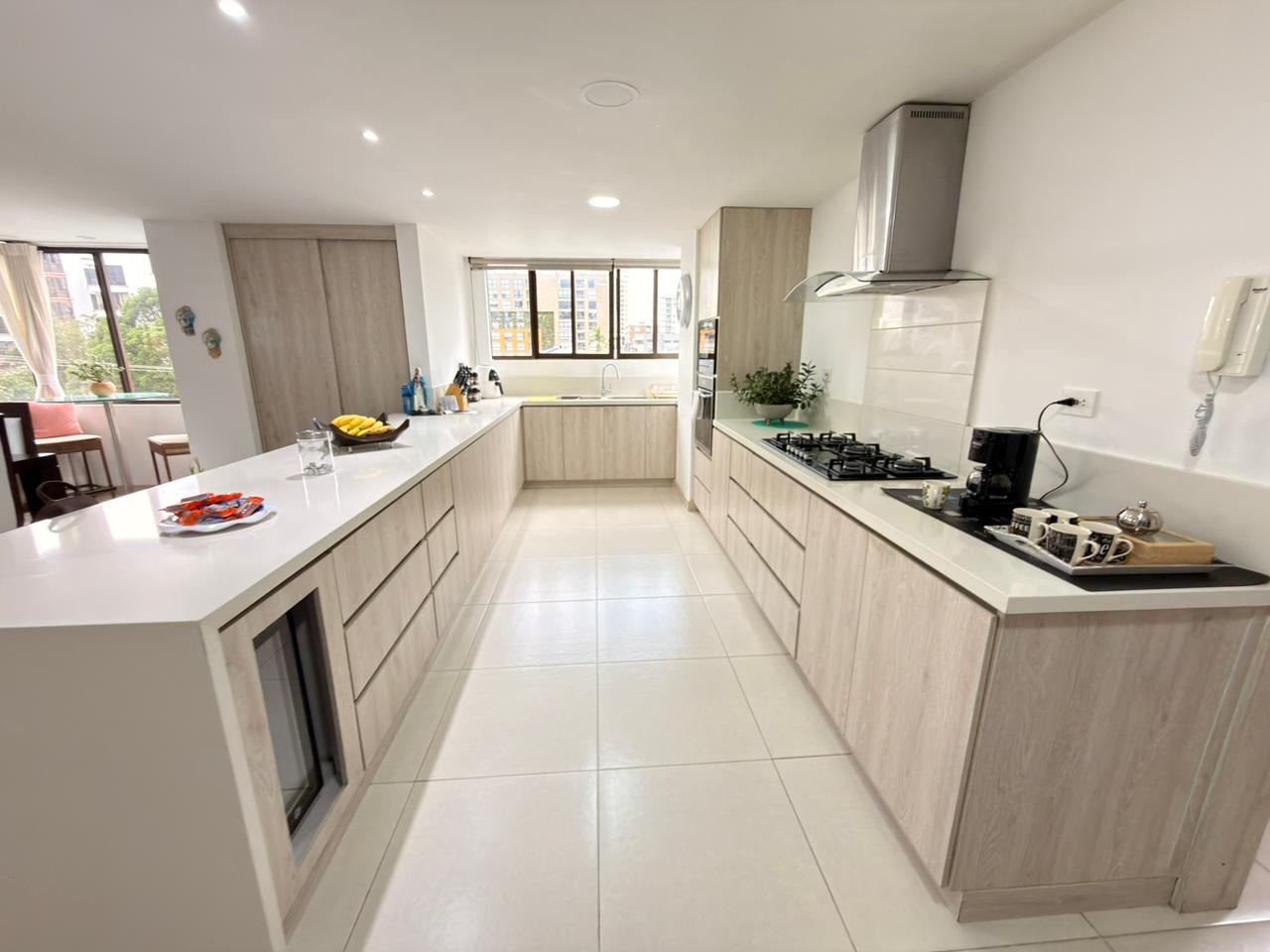 SE VENDE Y SE ARRIENDA EN LA CASTELLANA  10..jpeg