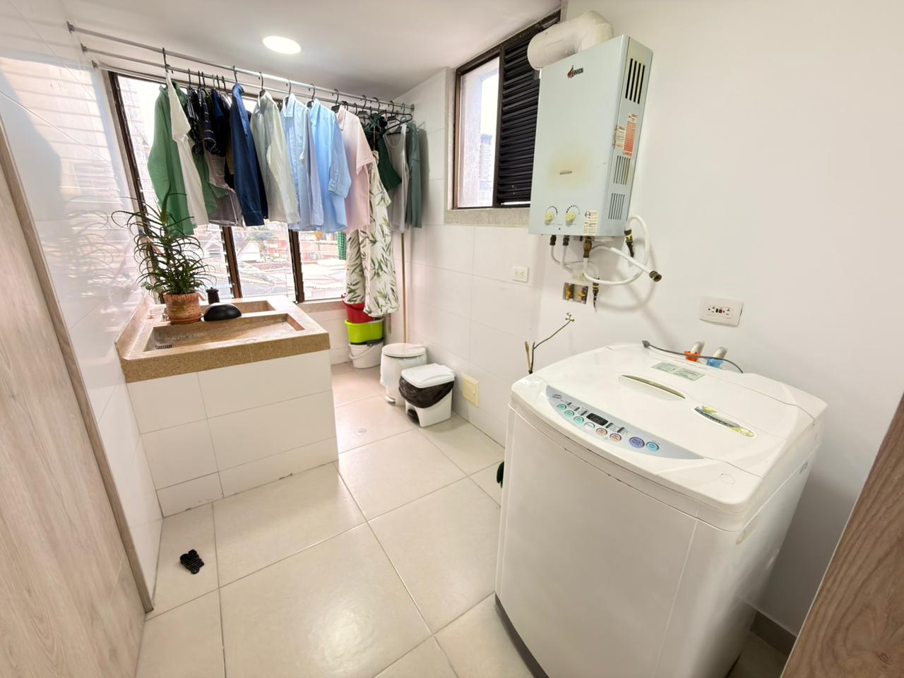 SE VENDE Y SE ARRIENDA EN LA CASTELLANA  13..jpeg