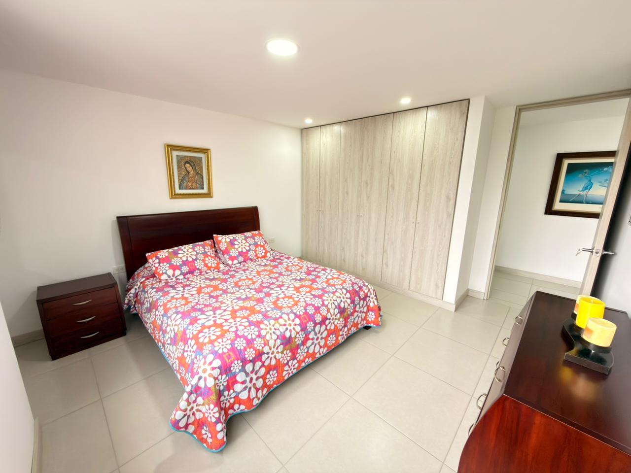 SE VENDE Y SE ARRIENDA EN LA CASTELLANA  27..jpeg