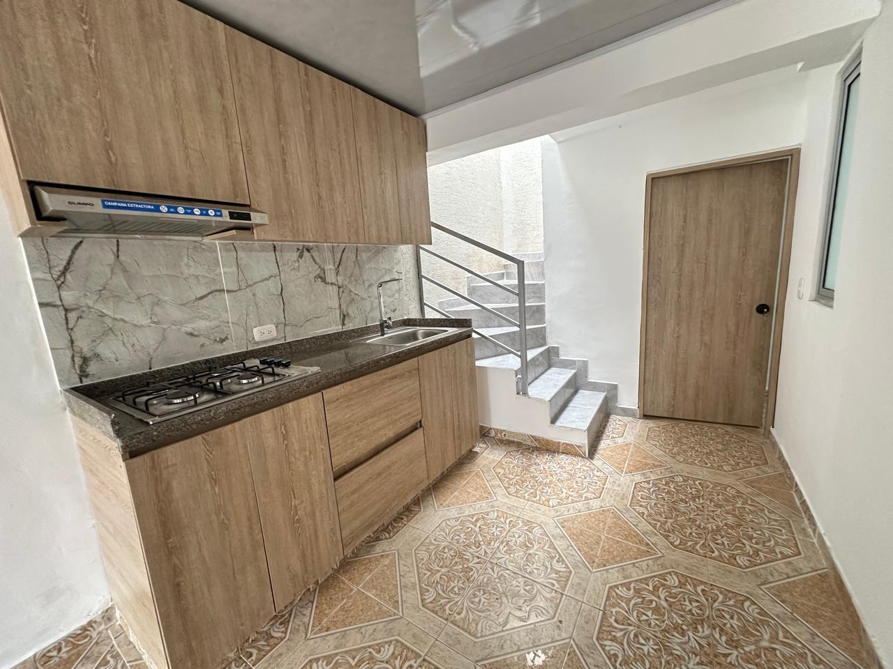 SE VENDE CASA EN LOS ALMENDROS  3..jpeg