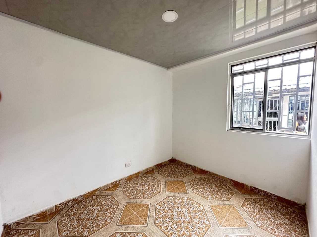 SE VENDE CASA EN LOS ALMENDROS  7..jpeg