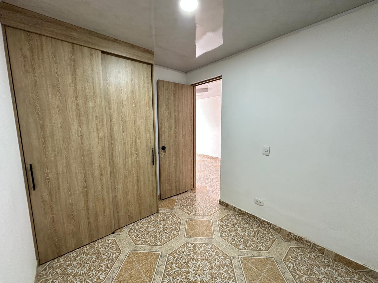 SE VENDE CASA EN LOS ALMENDROS  10..jpeg