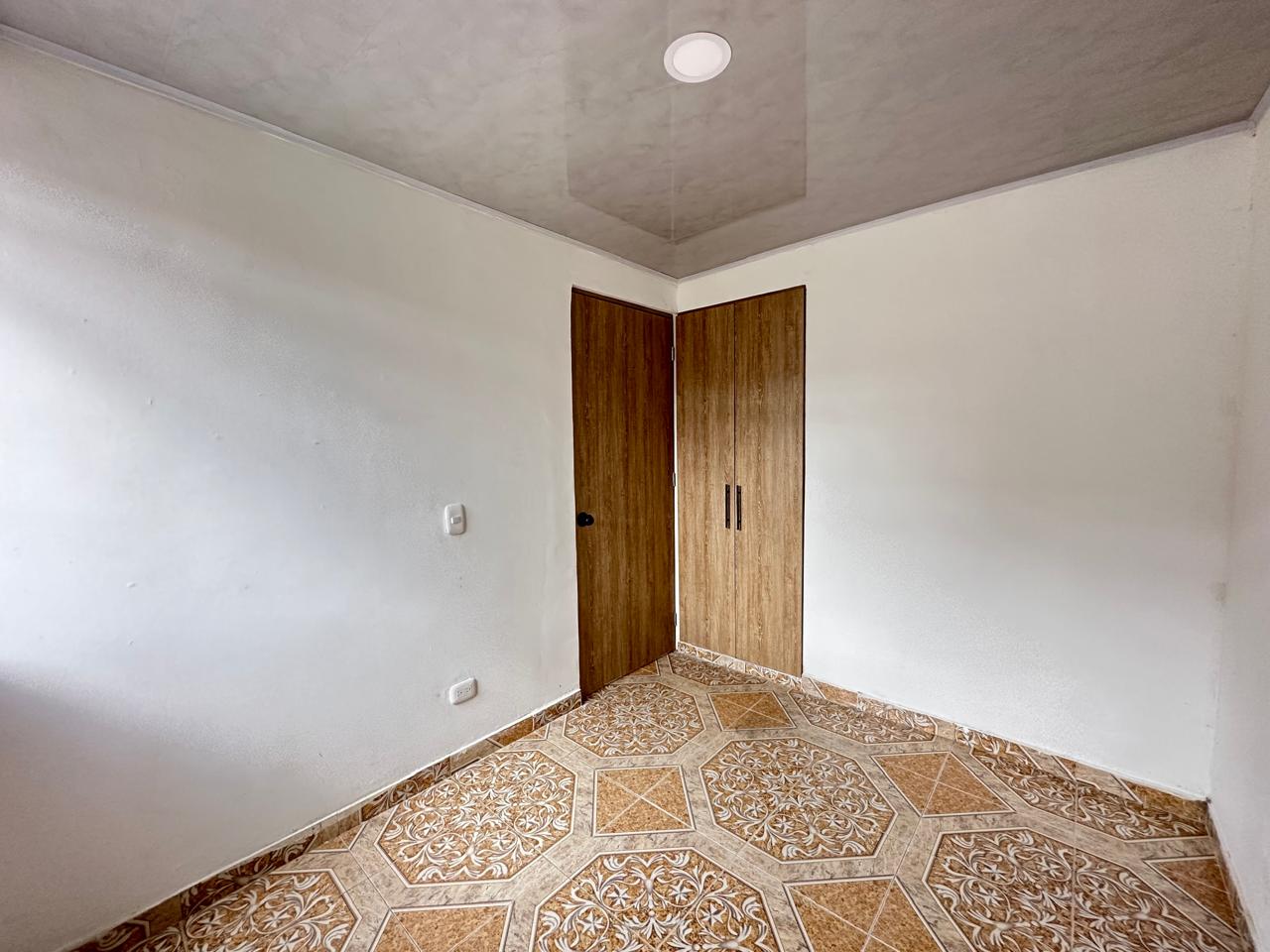 SE VENDE CASA EN LOS ALMENDROS  9..jpeg