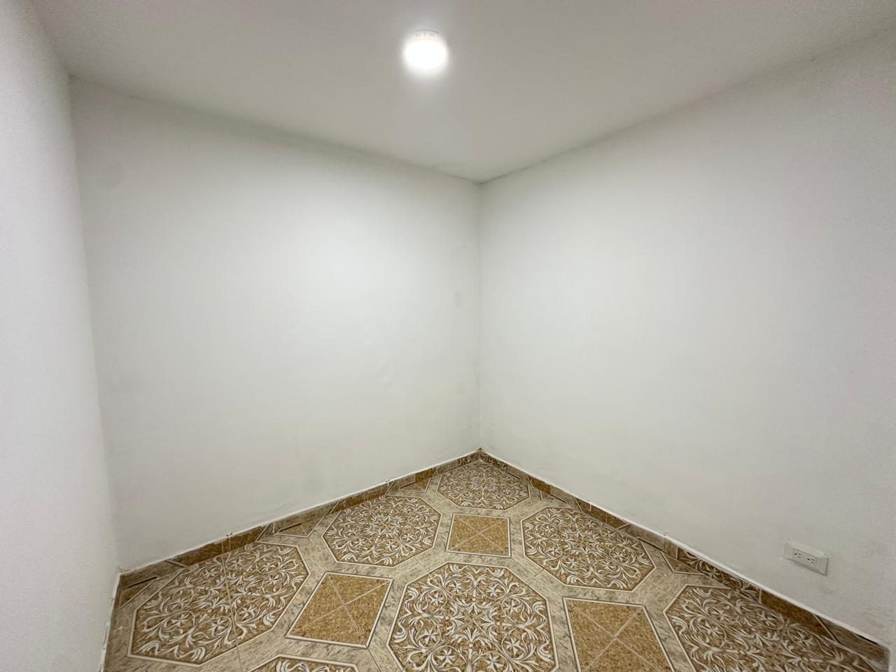 SE VENDE CASA EN LOS ALMENDROS  13..jpeg