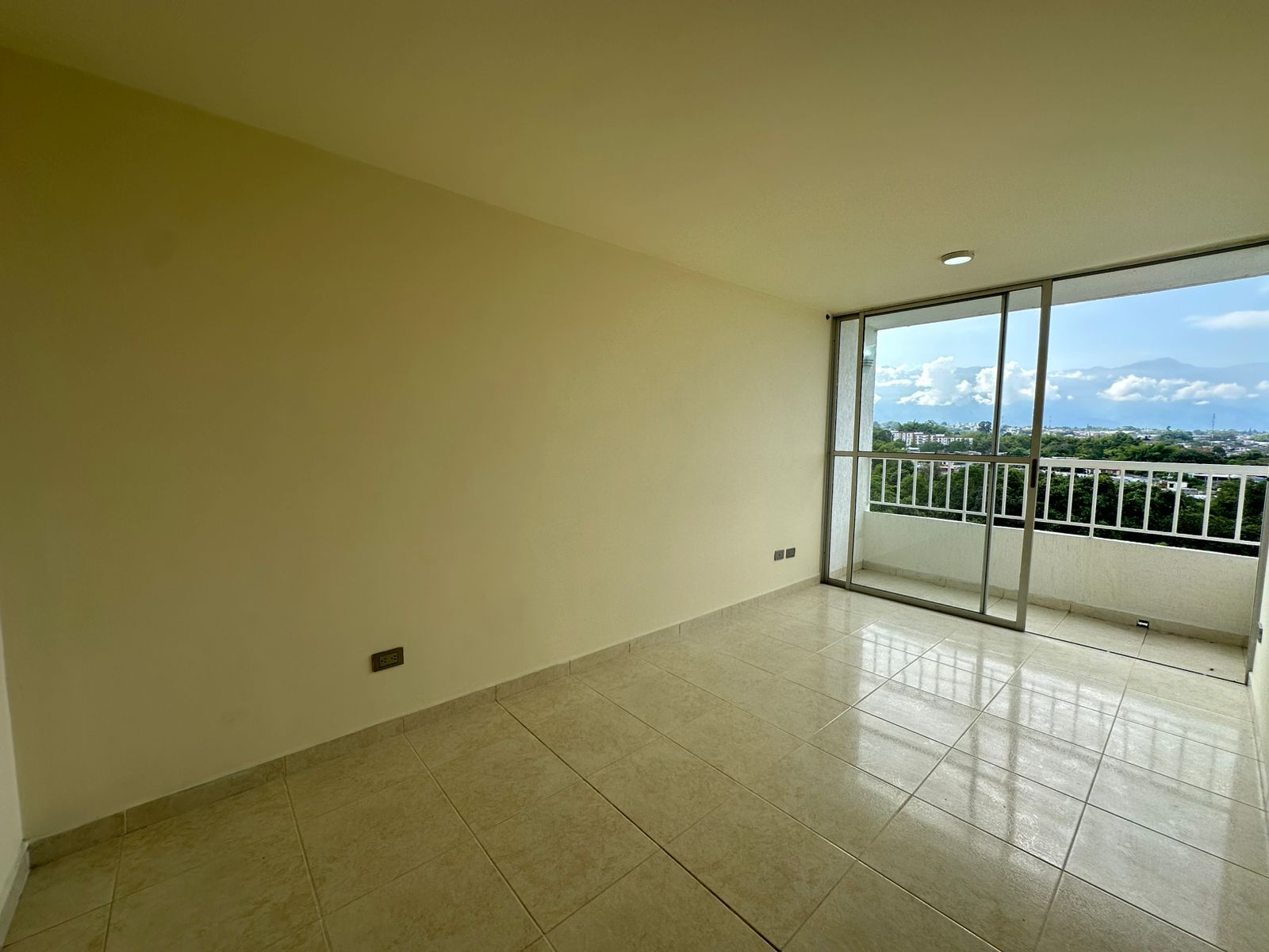 SE VENDE APARTAMENTO EN LA PAVONA  2..jpeg
