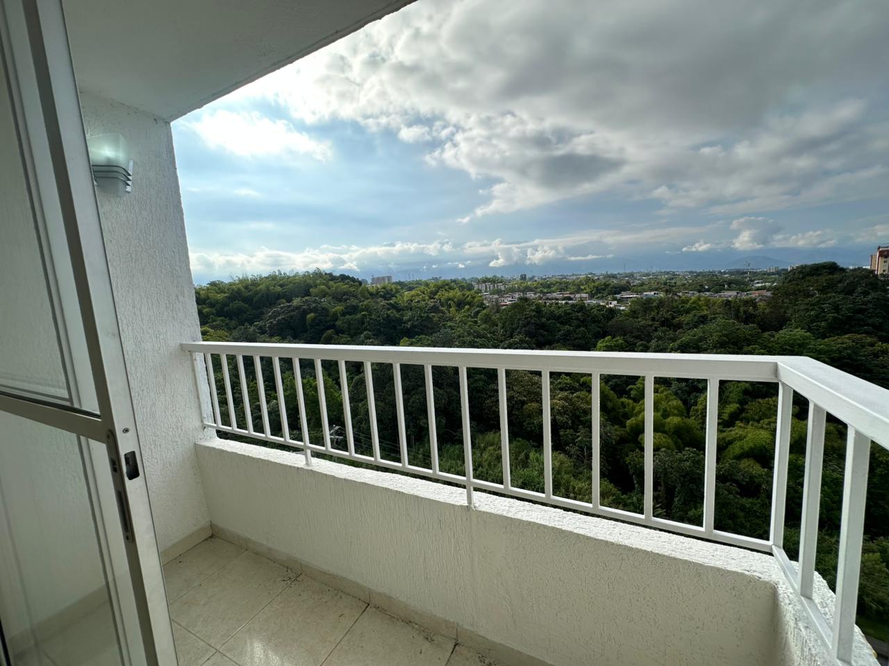 SE VENDE APARTAMENTO EN LA PAVONA  3..jpeg