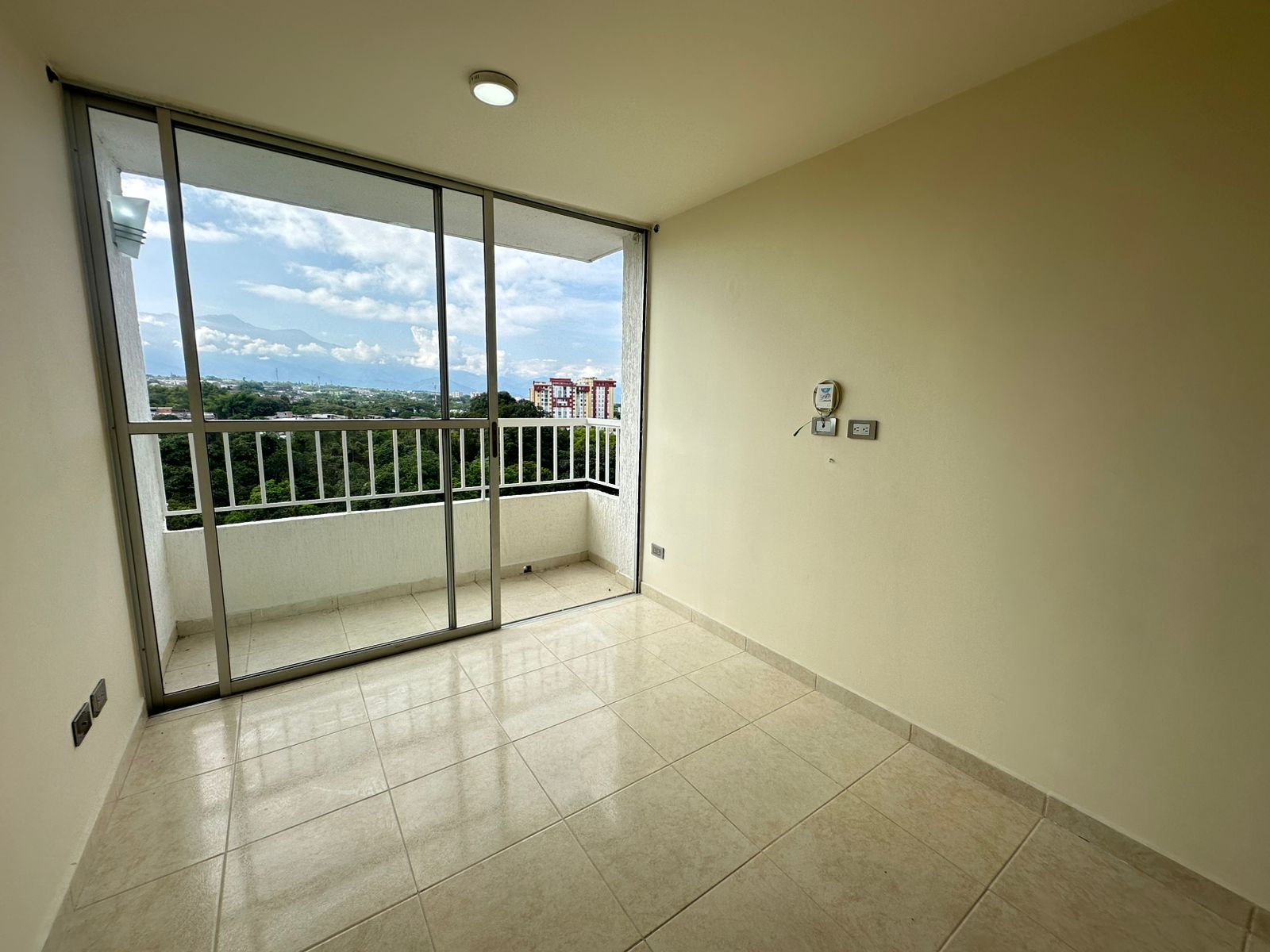 SE VENDE APARTAMENTO EN LA PAVONA  1..jpeg