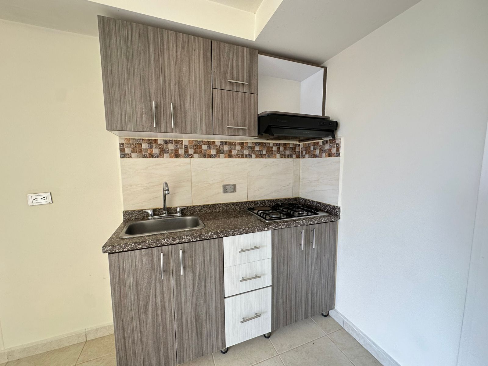 SE VENDE APARTAMENTO EN LA PAVONA  8..jpeg