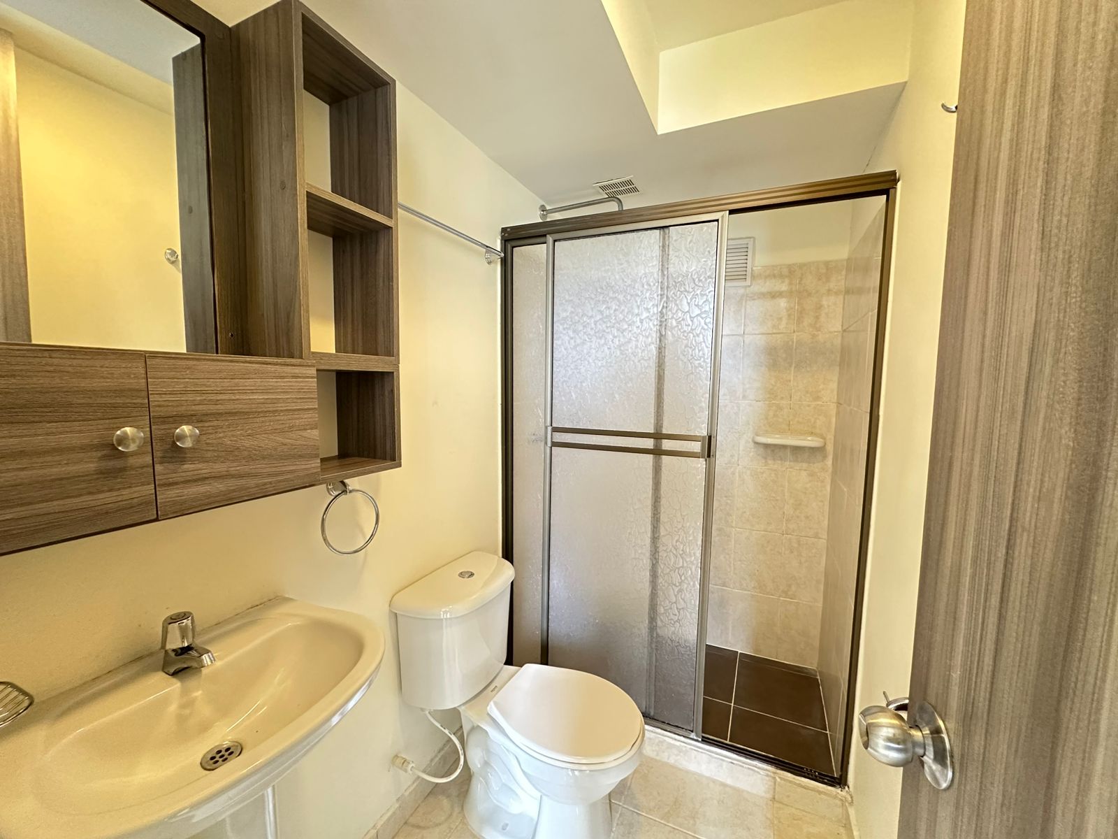 SE VENDE APARTAMENTO EN LA PAVONA  13..jpeg