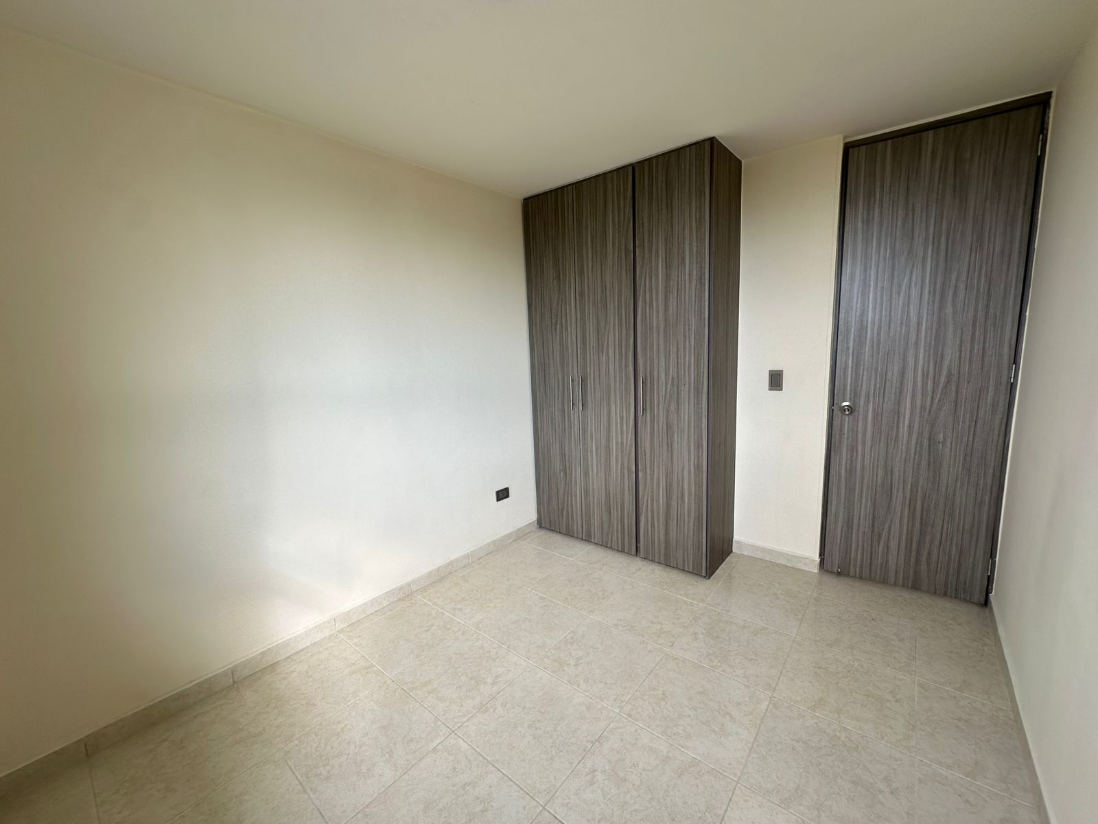 SE VENDE APARTAMENTO EN LA PAVONA  15..jpeg