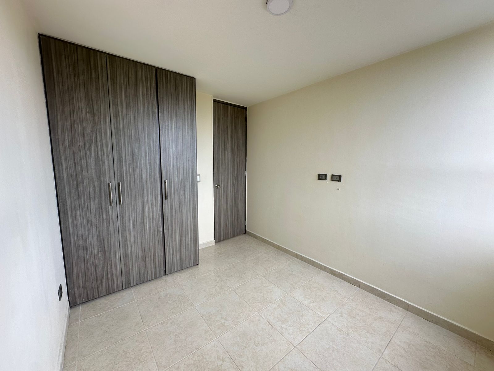 SE VENDE APARTAMENTO EN LA PAVONA  16..jpeg