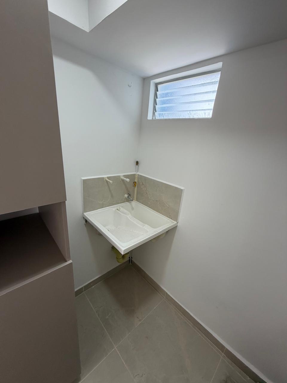 SE VENDE APTO EN AV. CENTENARIO  4..jpeg