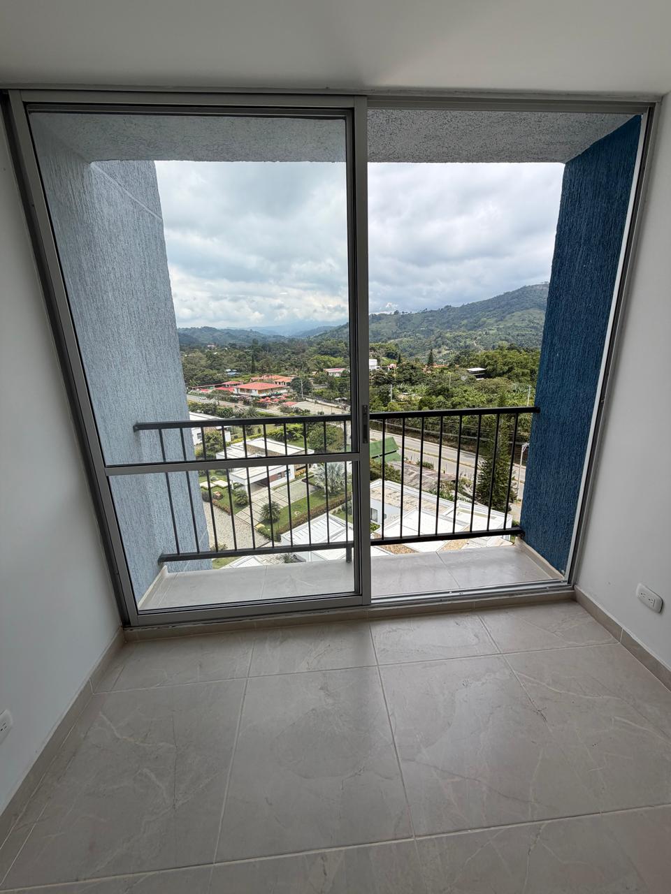 SE VENDE APTO EN AV. CENTENARIO  5..jpeg