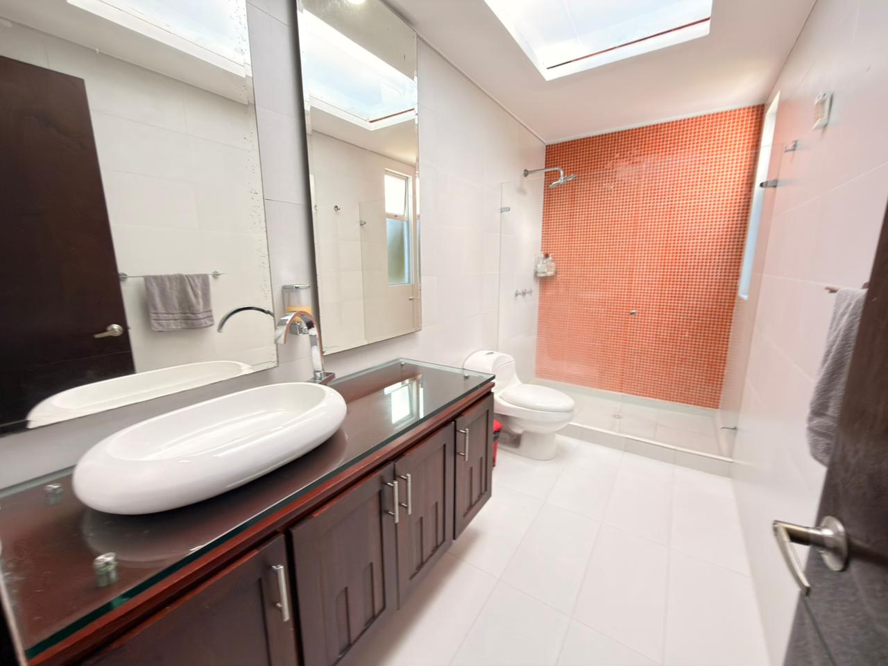 SE VENDE CASA EN COINCA  28..jpeg