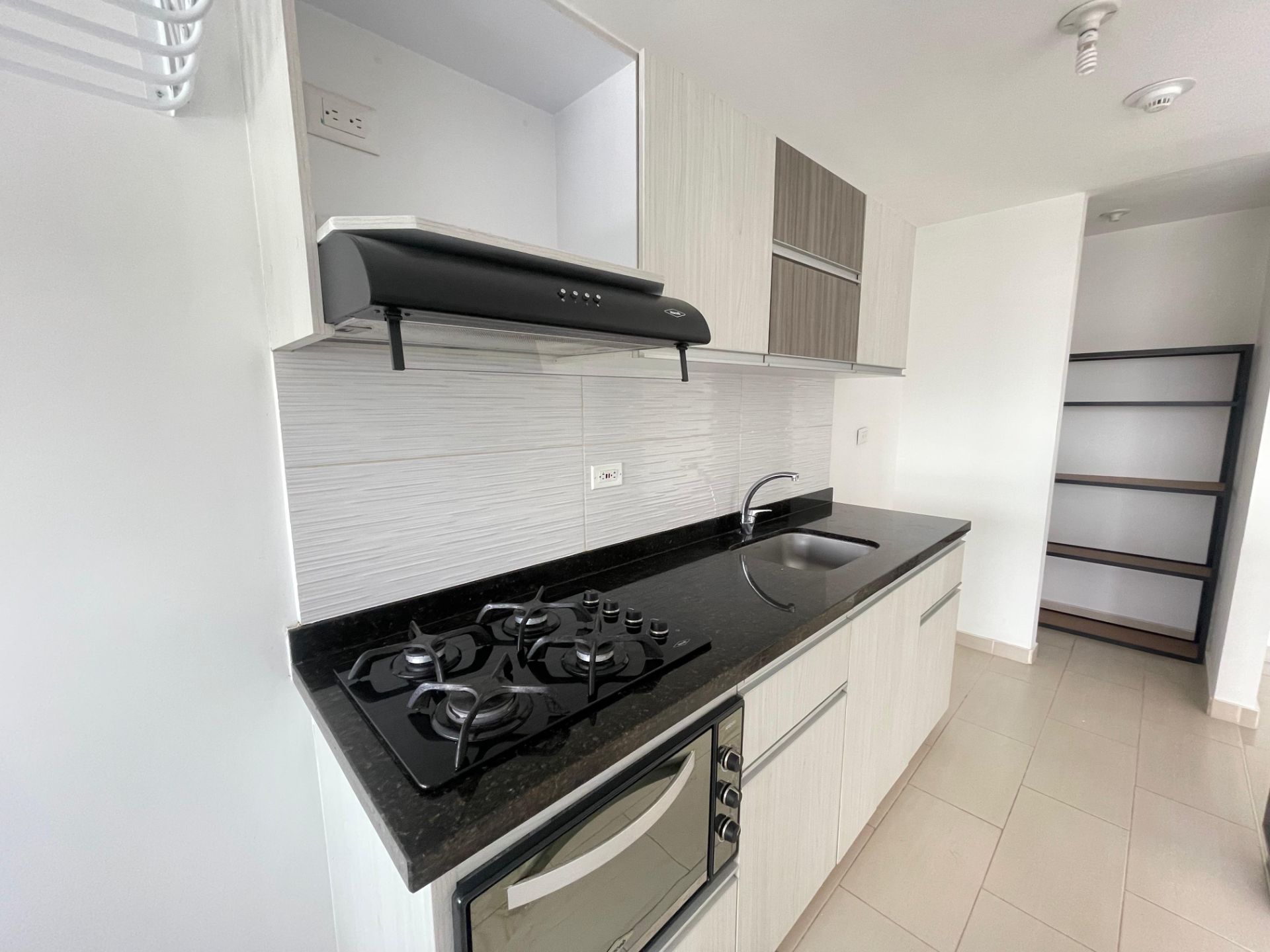 SE VENDE APTO EN COINCA  8..jpeg