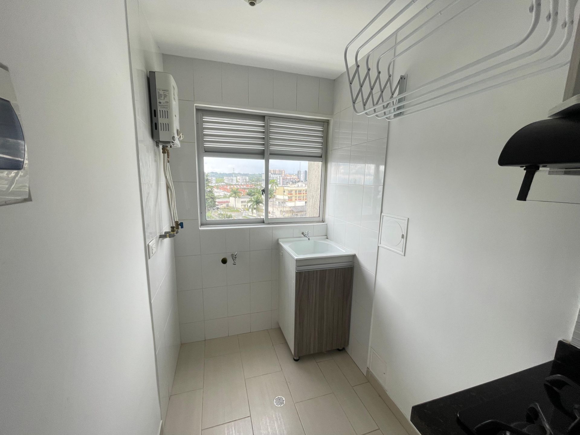 SE VENDE APTO EN COINCA  7..jpeg