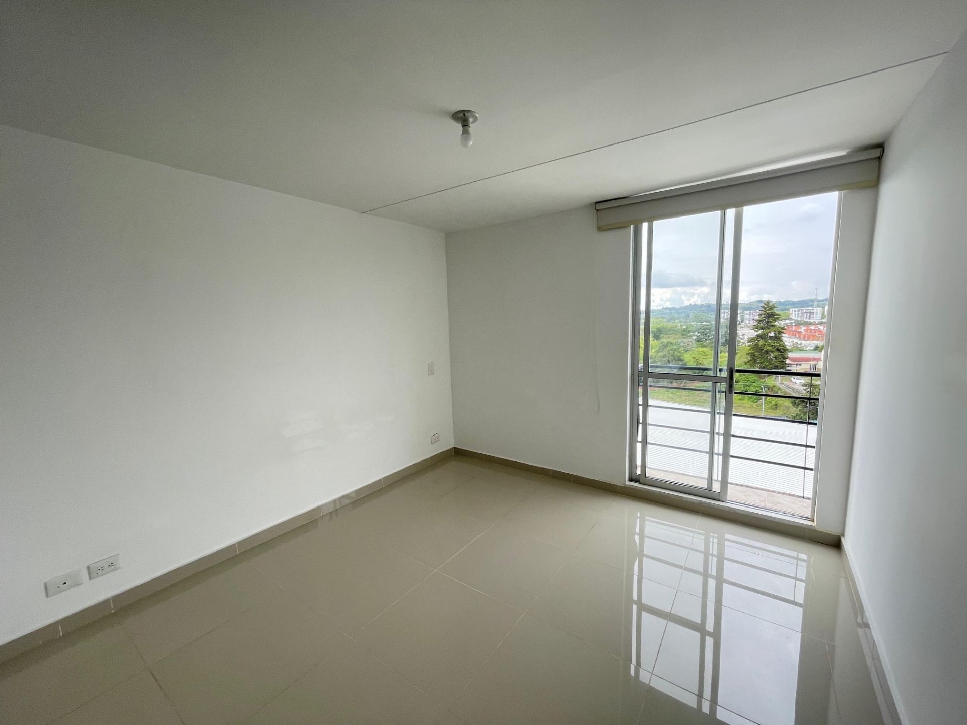 SE VENDE APTO EN COINCA  11..jpeg