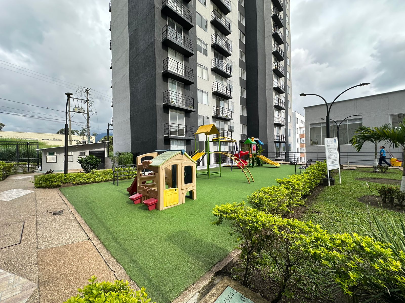 SE VENDE APTO EN COINCA  25..jpeg