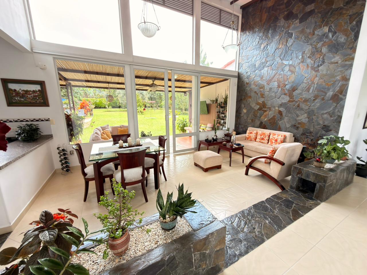 SE VENDE CASA CAMPESTRE EN EL CAIMO  5..jpeg