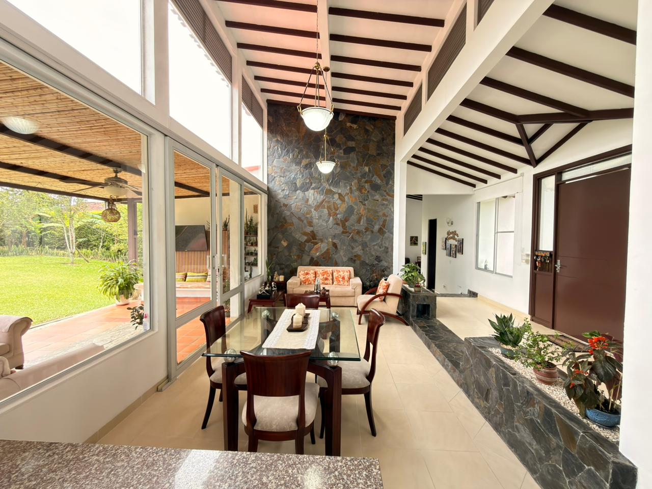 SE VENDE CASA CAMPESTRE EN EL CAIMO  6..jpeg