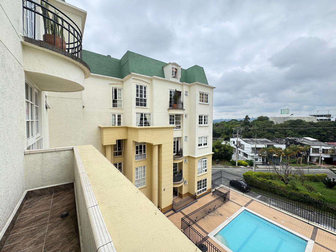 SE VENDE APTO EN LA LORENA  2..jpeg