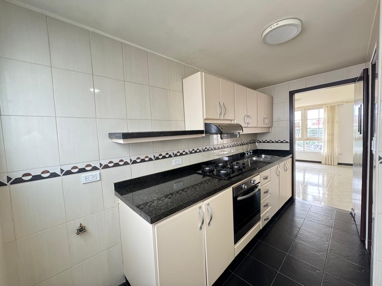 SE VENDE APTO EN LA LORENA  6..jpeg