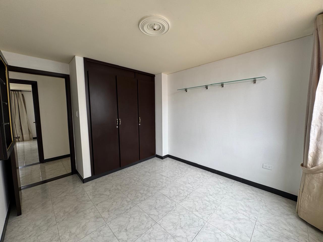 SE VENDE APTO EN LA LORENA  14..jpeg