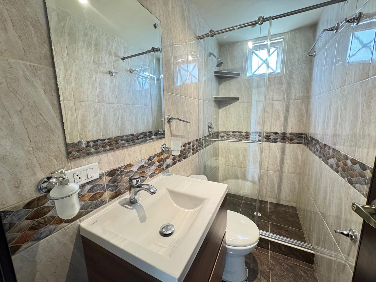 SE VENDE APTO EN LA LORENA  15..jpeg