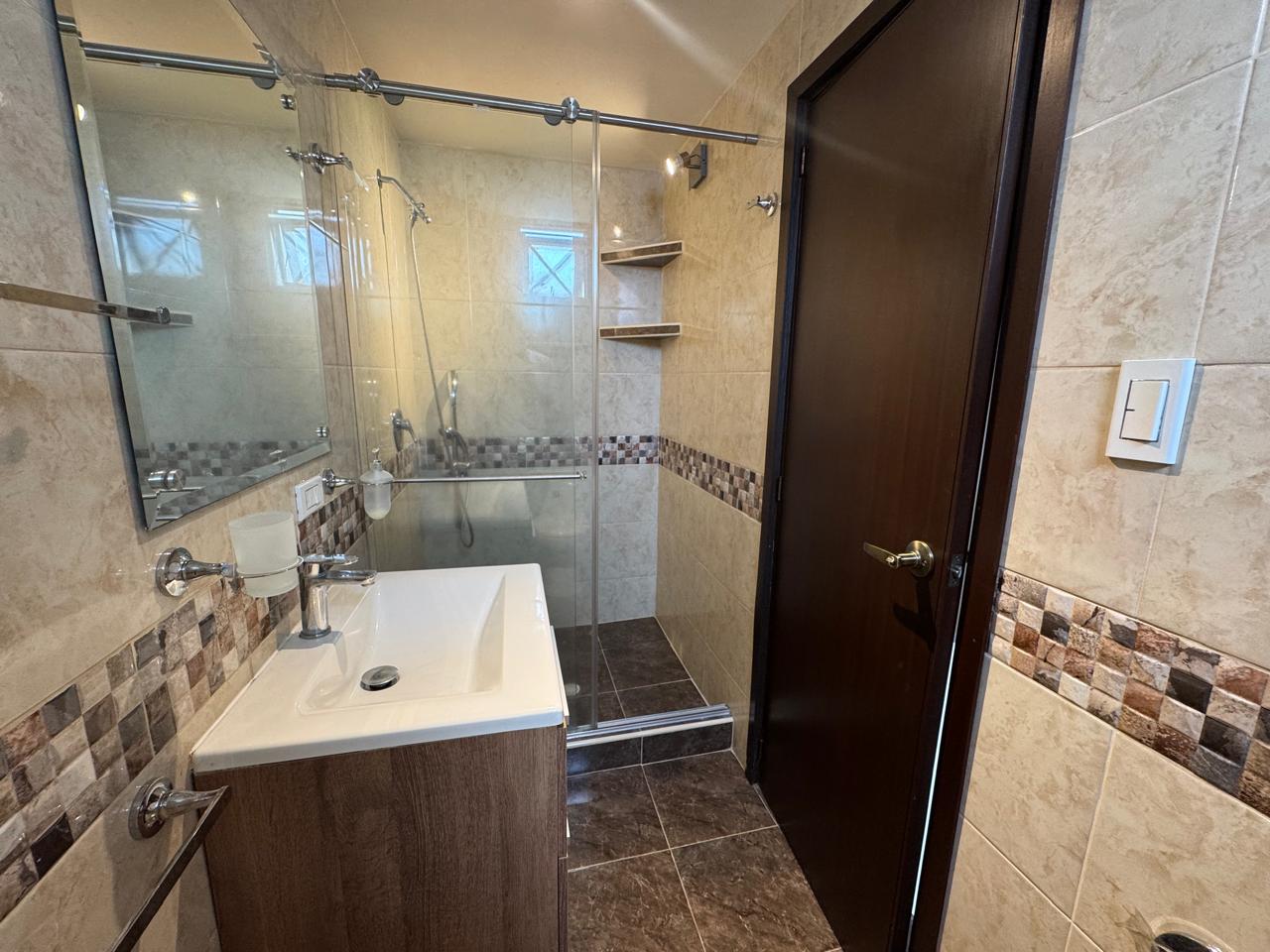 SE VENDE APTO EN LA LORENA  12..jpeg