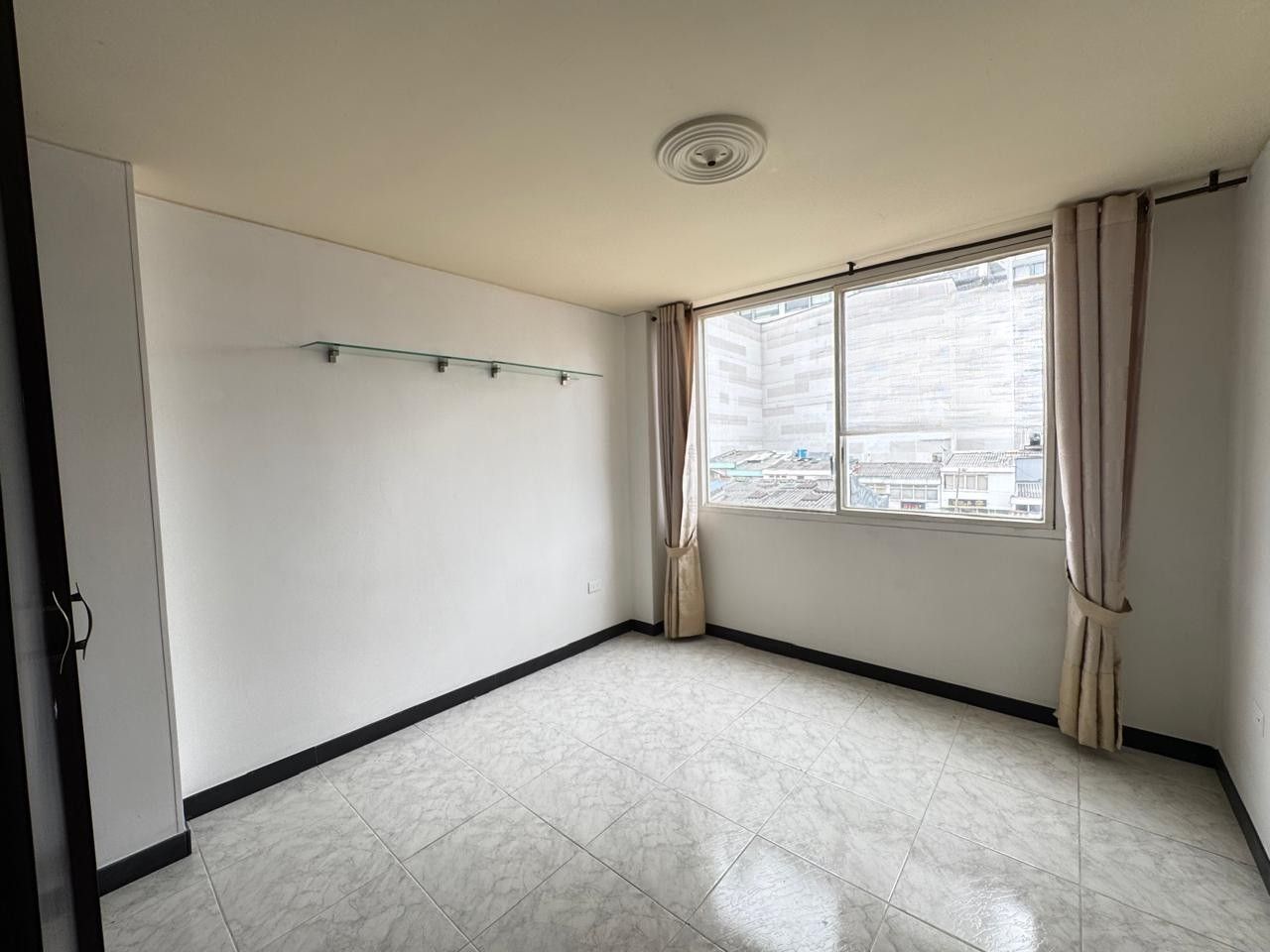 SE VENDE APTO EN LA LORENA  13..jpg