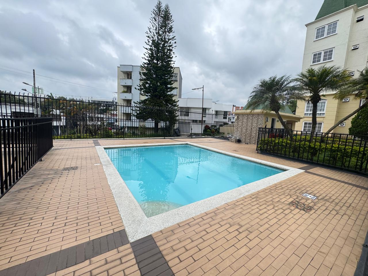 SE VENDE APTO EN LA LORENA  21..jpeg