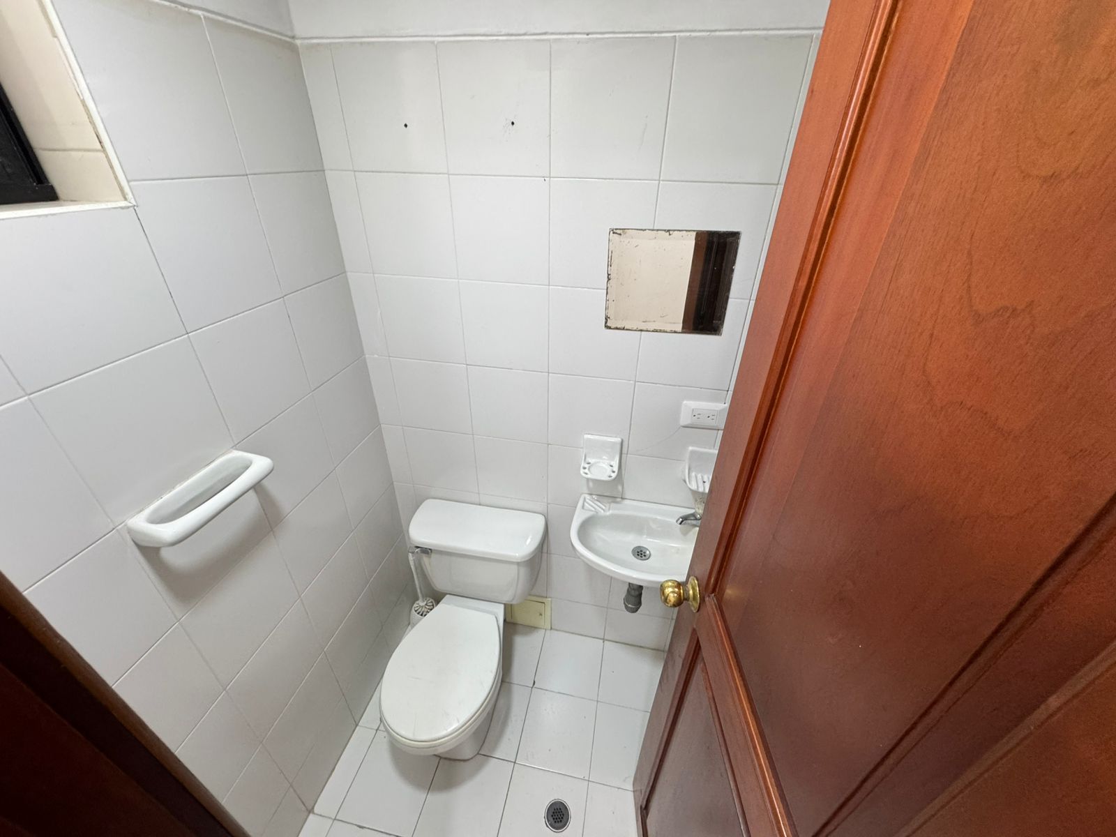 SE VENDE APARTAMENTO EN FUNDADORES  24..jpeg