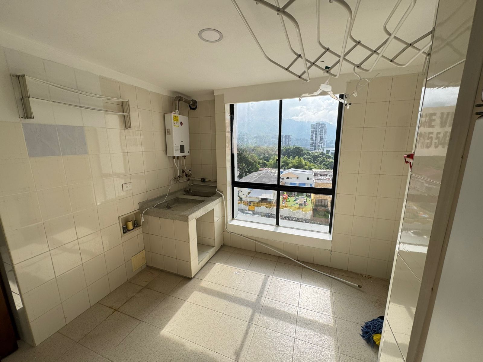 SE VENDE APARTAMENTO EN FUNDADORES  28..jpg