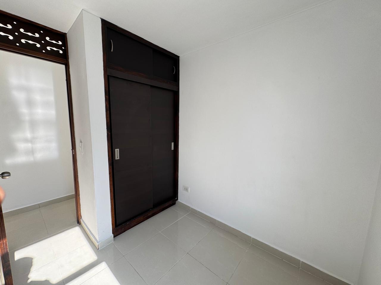 SE ARRIENDA APARTAESTUDIO EN AV. 19 NORTE  8..jpeg