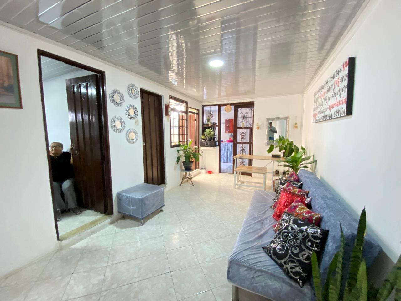 SE VENDE CASA EN CIUDAD DORADA PISO 2  2..jpeg