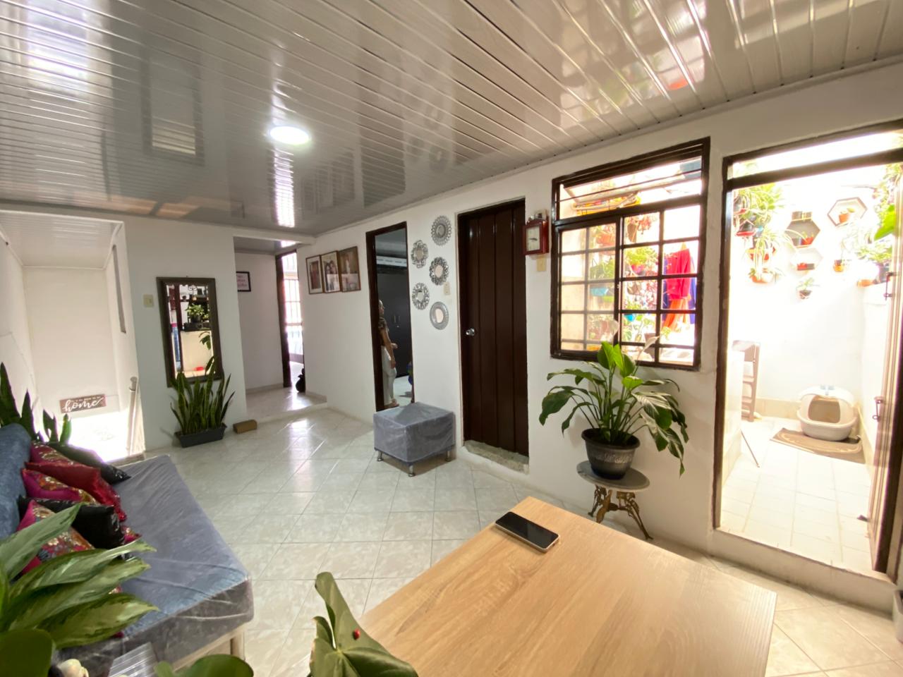 SE VENDE CASA EN CIUDAD DORADA PISO 2  6..jpeg
