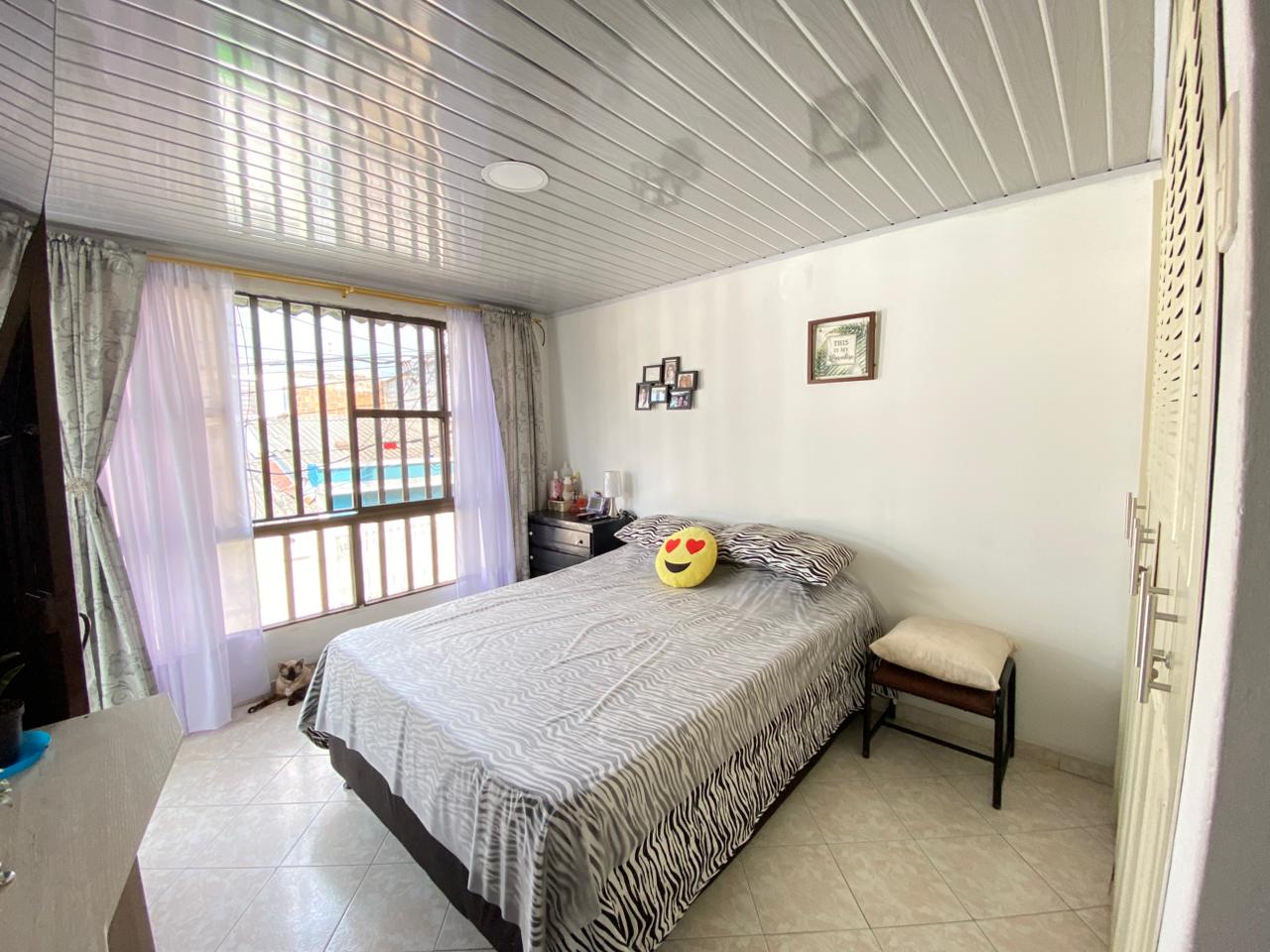 SE VENDE CASA EN CIUDAD DORADA PISO 2  8..jpeg
