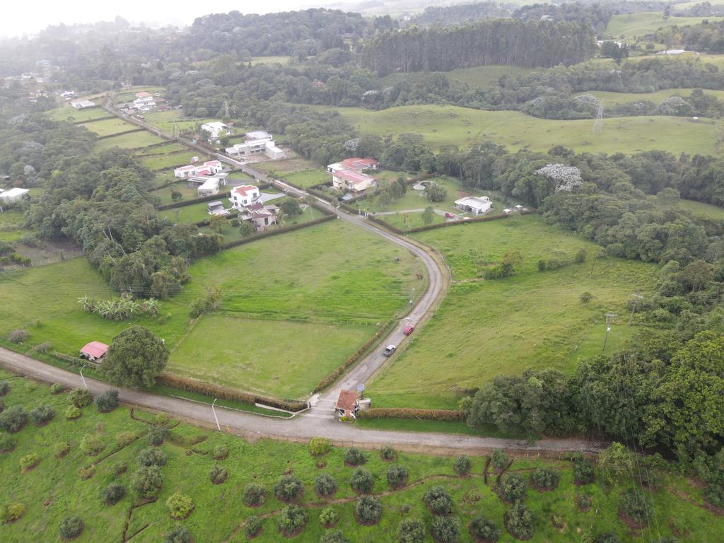 SE VENDE LOTE EN CONDOMINIO  1..jpeg