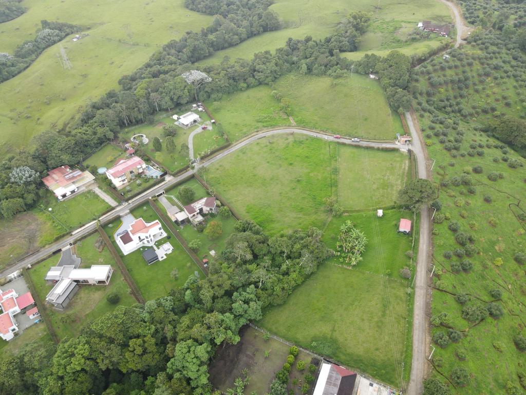 SE VENDE LOTE EN CONDOMINIO  3..jpeg