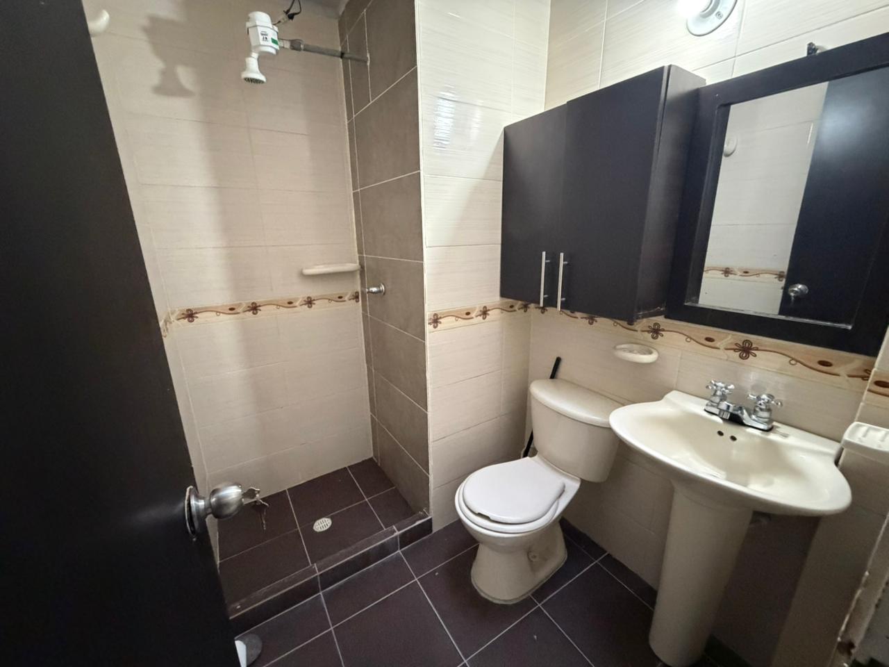 SE VENDE CASA EN LA CENTENARIO - SUR 5..jpeg