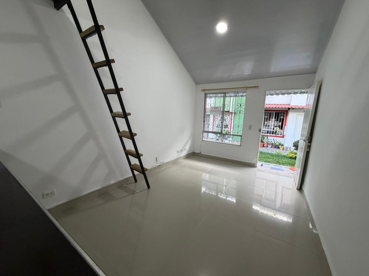 SE VENDE CASA EN LA CENTENARIO - SUR 16..jpeg