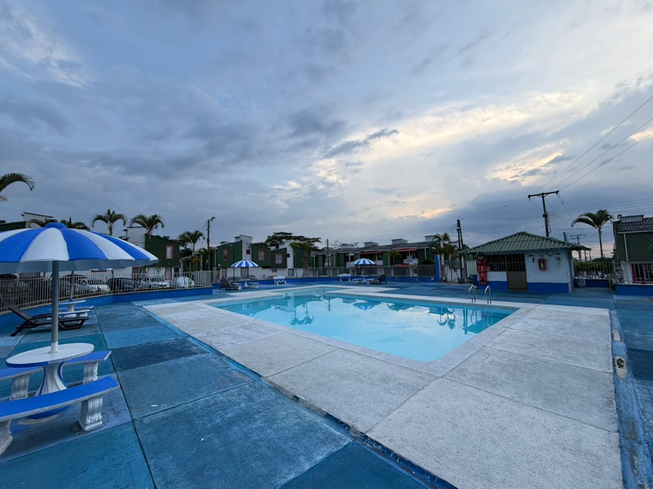 SE VENDE CASA EN LA CENTENARIO - SUR 18..jpeg