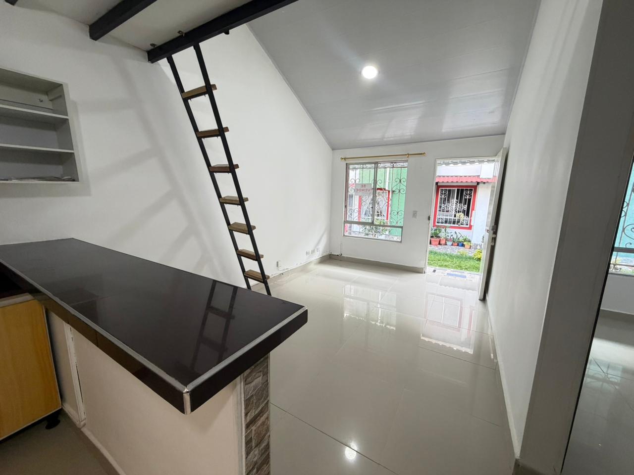 SE VENDE CASA EN LA CENTENARIO - SUR 17..jpeg