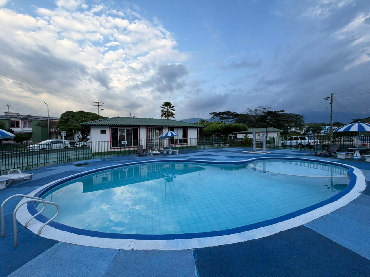 SE VENDE CASA EN LA CENTENARIO - SUR 19..jpeg