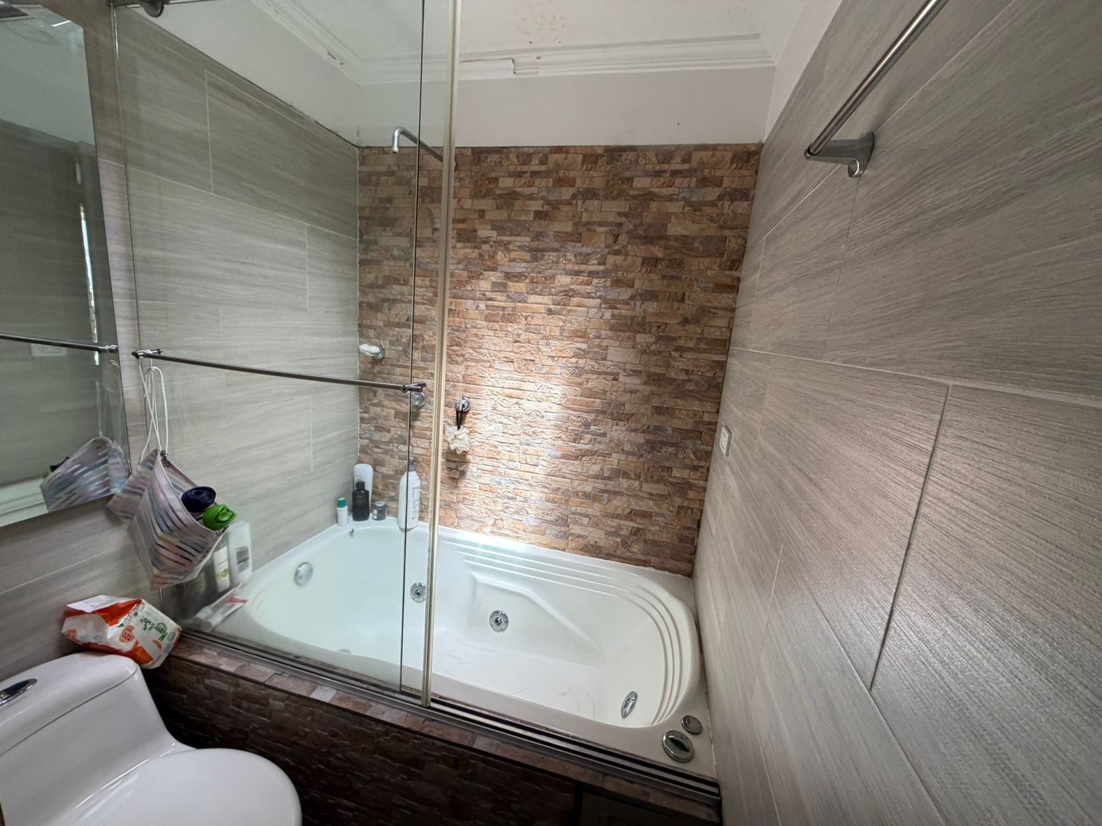 SE VENDE CASA EN LA ALQUERIA 18..jpeg