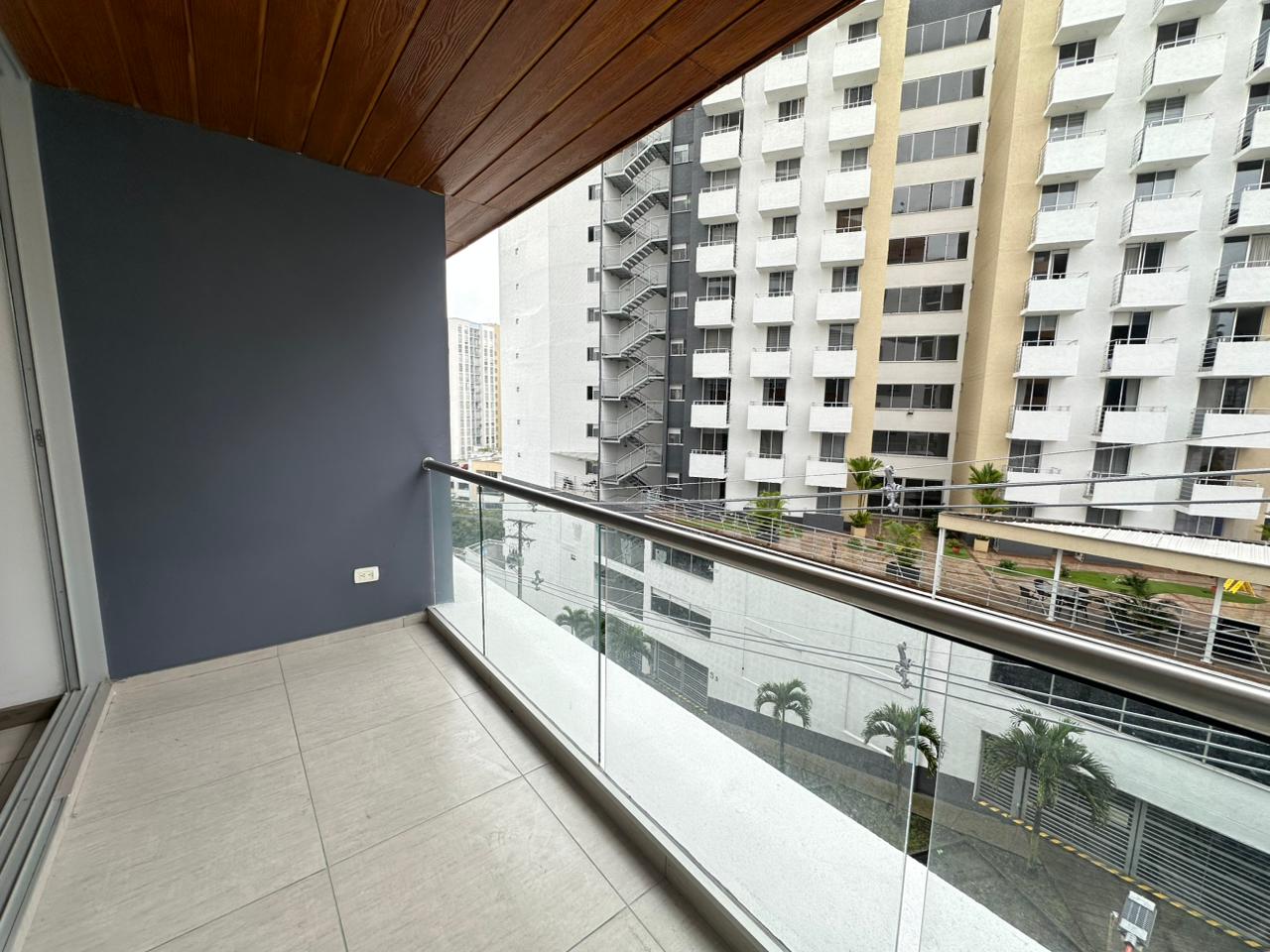 SE VENDE APTO EN LAURELES 9..jpeg