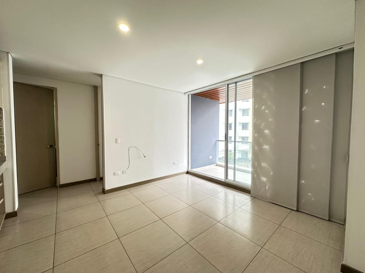 SE VENDE APTO EN LAURELES 7..jpeg