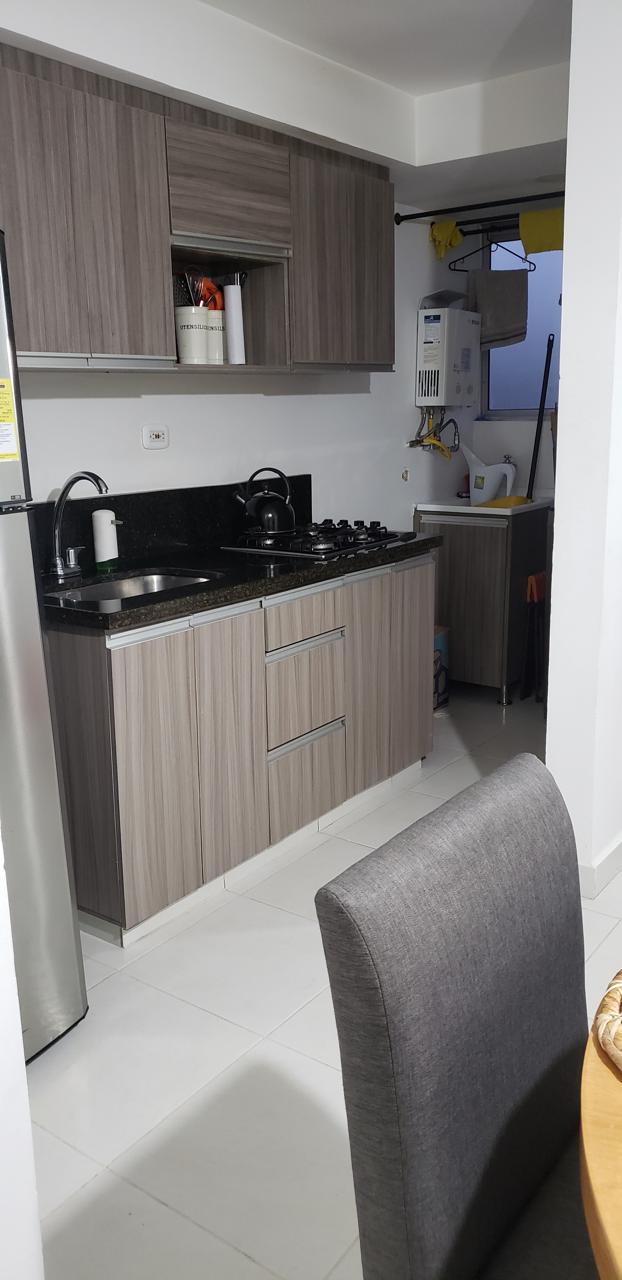 SE VENDE APTO EN EL COLISEO 3..jpeg