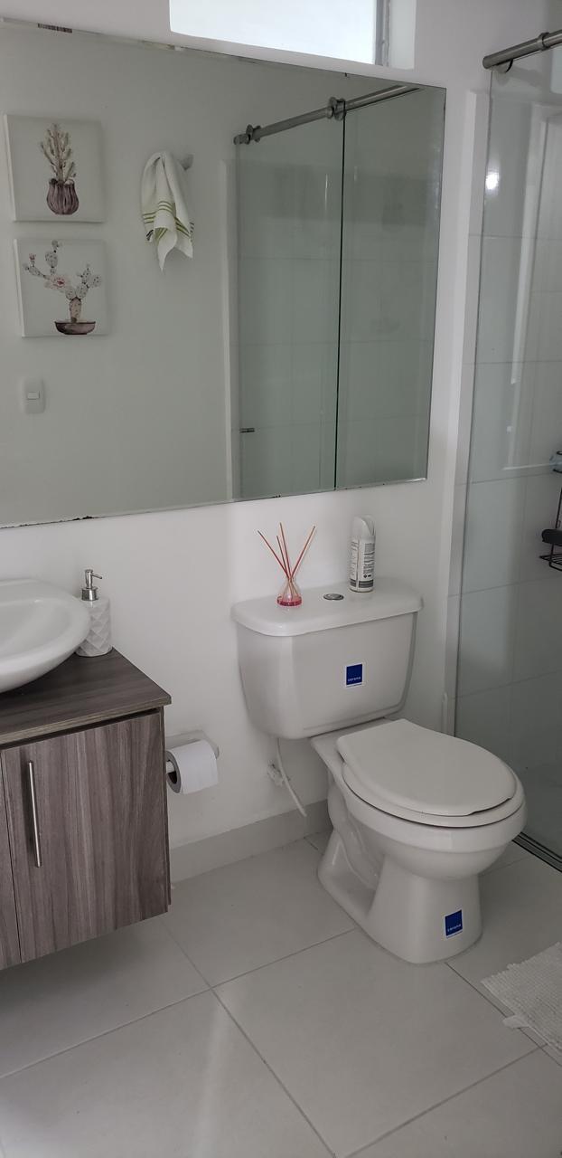 SE VENDE APTO EN EL COLISEO 9..jpeg