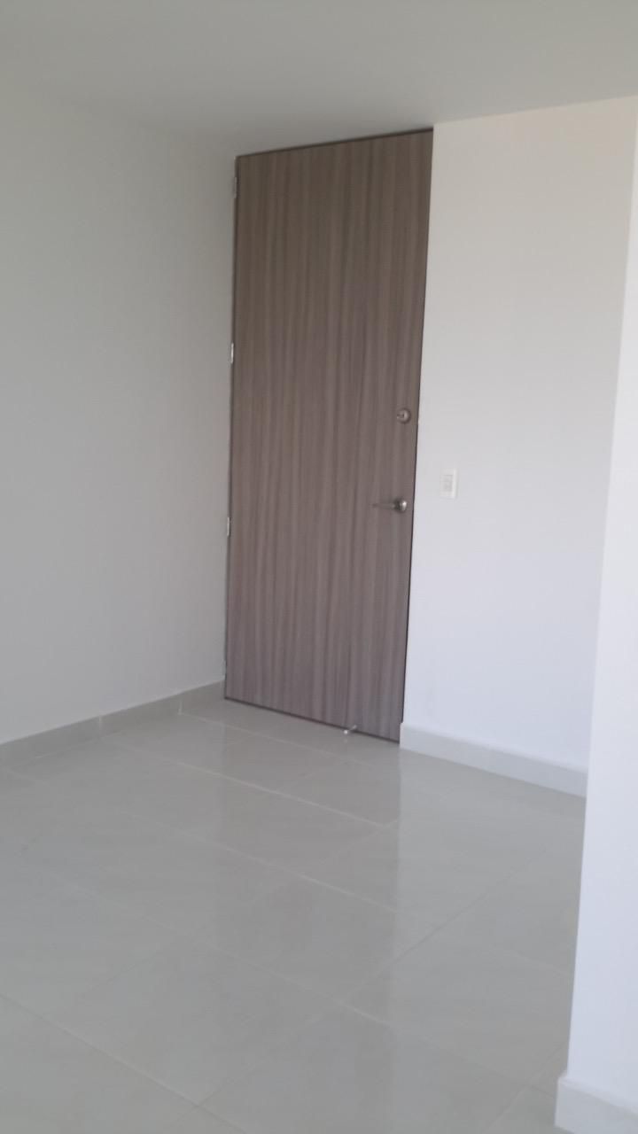 SE VENDE APTO EN EL COLISEO 12..jpeg